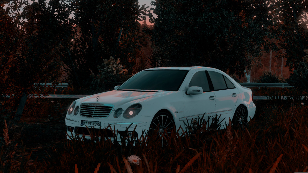 Mercedes Benz E55 AMG W211